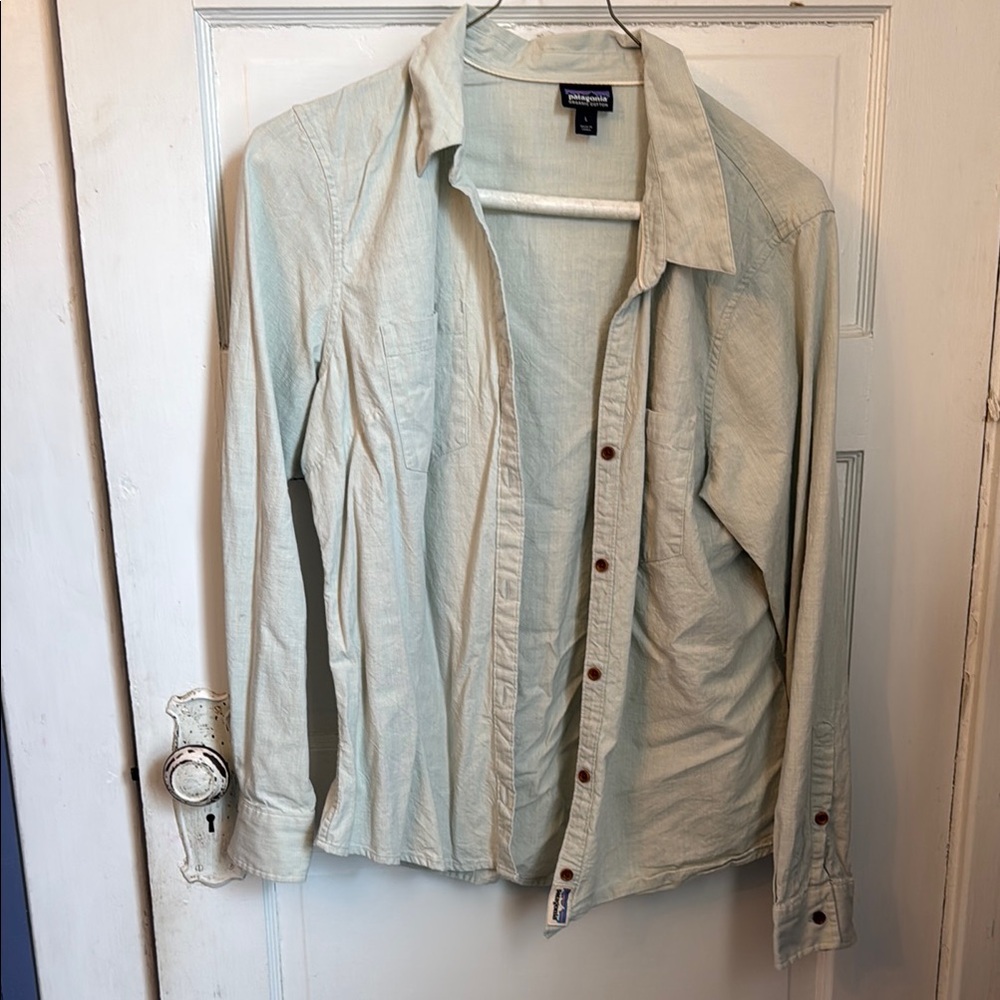 Women’s Patagonia Light denim button up